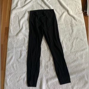 Size 6 black lululemon Align 25” inseam leggings